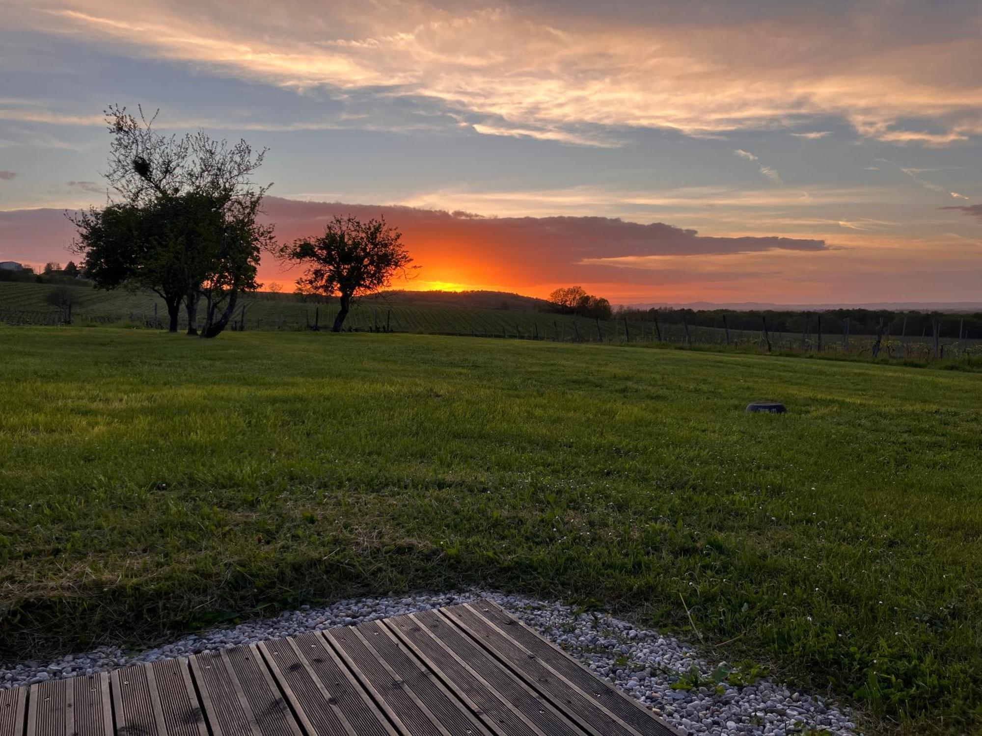 Perigourdine Avec Spa Et Vue Pomport Exteriér fotografie